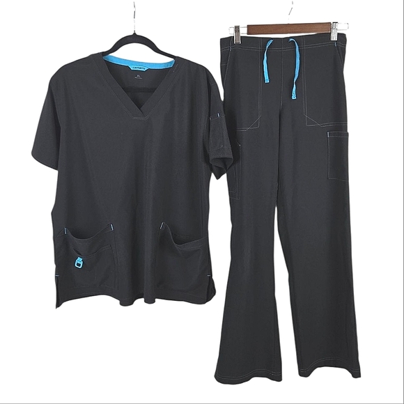 Carhartt Black Shirt with Pants Scrubs - Picture 1 of 11